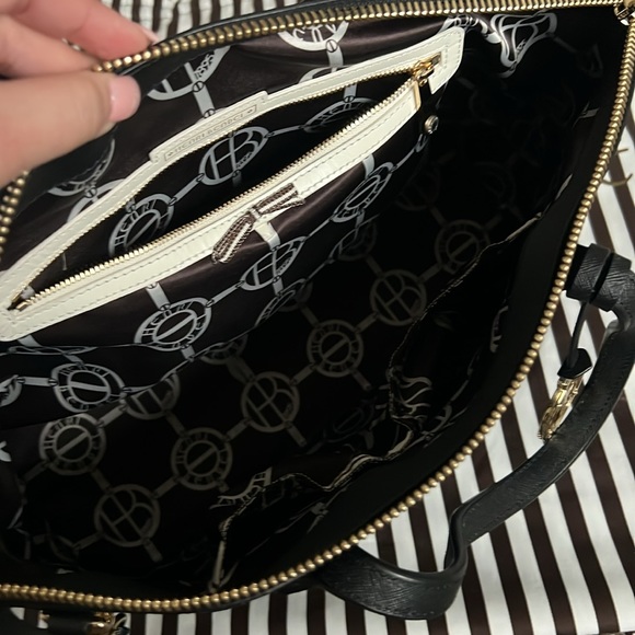 Henri Bendel West 57th black/gold bag - Picture 5 of 7